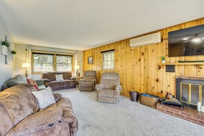 Living Room | Queen Sleeper Sofa | Smart TV