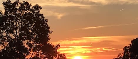 Sunset at Moore Rd Cabins