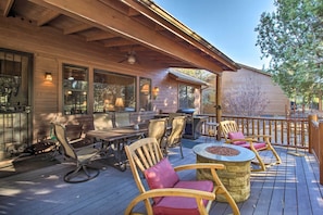 Deck | Gas Fire Pit | Golf Course Views