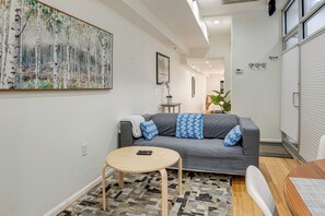 Living Room | Free WiFi | Central Heat & A/C | Smart TV