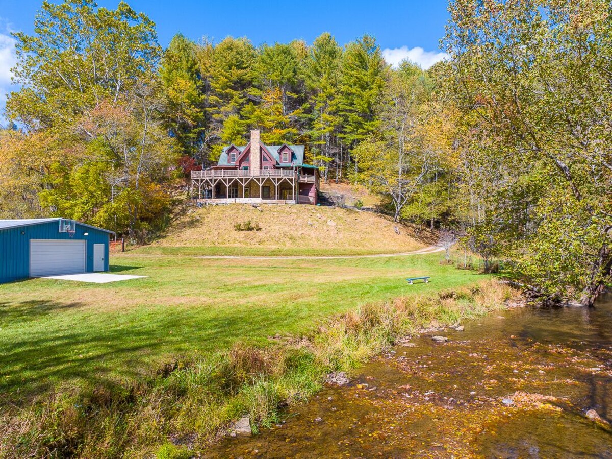 Helton Creek Trout Fishing + Hot Tub & Frisbee Golf!