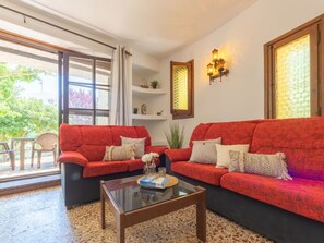 Möbel, Couch, Tabelle, Azurblau, Holz, Interior Design, Fussboden, Wohnzimmer, Bilderrahmen, Flooring