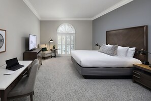 Unit w/ 1 King bed