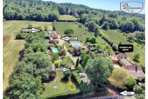 vue d'ensemble des gîtes et entrée du Domaine du Roc
