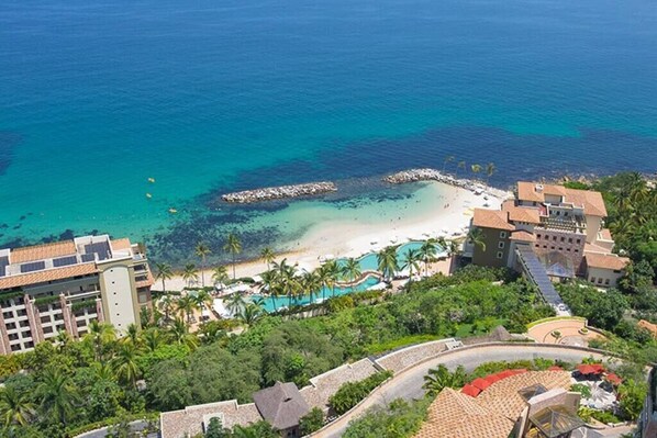 Garza Blanca Beach is a 8 minute walk or 2 minute drive from out front door. 500 meters.
