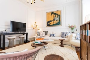 Living room/Sala de estar