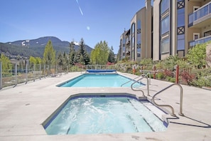 Incredible hot tub with views of Whistler mountain
