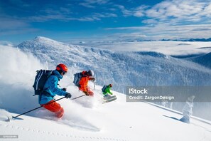 Skidåkning och snöaktiviteter