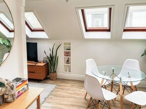 Dining Area | Cosy Apartment, Winchester