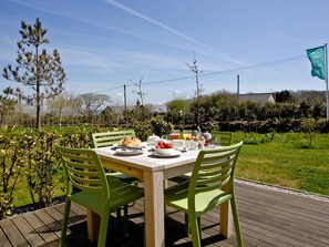 Sitting-out-area | Una Argentum 62 - St Ives Resort, Carbis Bay, near St Ives