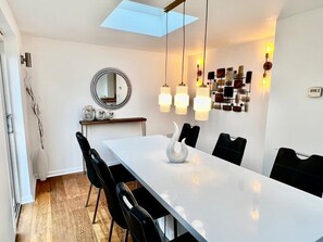 Dining Room with 10-seat dinning table