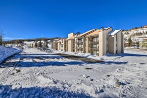 Parking | Community Parking Lot (First-Come, First-Served)