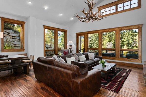 Home Decor, Living Room, Furniture, Indoors, Hardwood