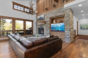 Indoors, Living Room, Furniture, Fireplace, Hardwood