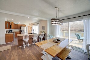 Dining Area | Full Kitchen | Dishwasher | Cooking Basics