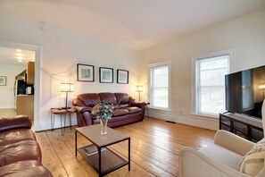Living Room | Sleeper Sofa
