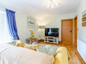 Living area | Bee’s Cottage - Island Farm Cottages, Staintondale, near Whitby
