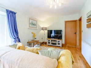 Living area | Bee’s Cottage - Island Farm Cottages, Staintondale, near Whitby