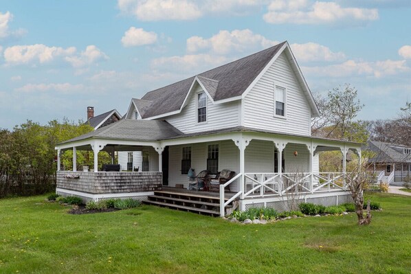Back and side porch view of Coastal Cottage