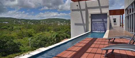 Roof Top Infinity Pool - shared
