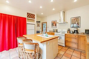 Historic 2BD Desert Home w/ Patio Steps From the U of A
