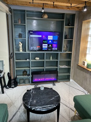 Fireplace with customizable light and heat levels