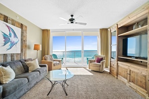 Living Area with Direct Beach and Gulf Views