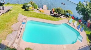 In Ground Swimming Pool