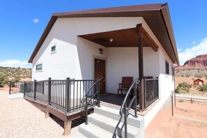 Easy entry with Wheelchair Ramp