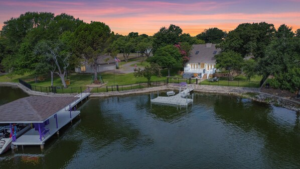 Overview of Comanche Cove Cottage