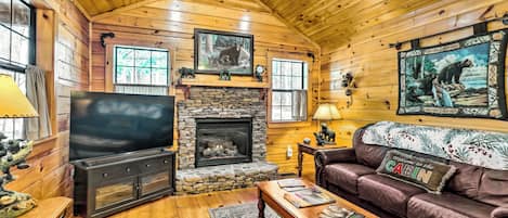 Tellico Plains Vacation Rental | 2BR | 2BA | 996 Sq Ft | Exterior Steps Required