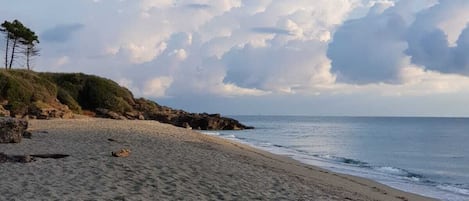 Plage à côté de la résidence