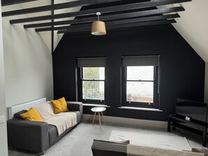 Living Room / Lounge