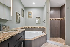 Large tub in the master bathrrom