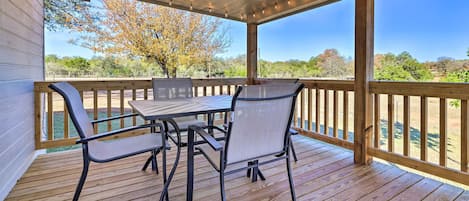 Fredericksburg Vacation Rental | Studio | 1BA | Step-Free Access | 700 Sq Ft