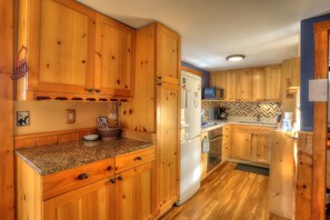 Full kitchen