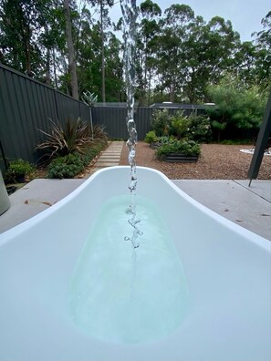 Outdoor spa tub