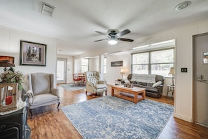 Living Room | Single-Story House | Built in 1940s