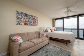 Living and Sleeping Area 