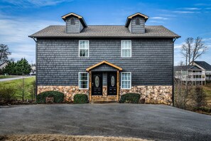 Nestled near the Smoky Mountains, this cozy retreat offers everything you need for a memorable family vacation