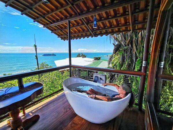 Bain à remous extérieur
