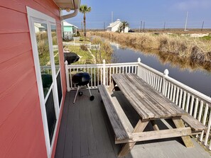 Are You the Master Griller? - Show off your grill skills while enjoying the weather! Your guests can enjoy steaks and burgers by the relaxing canal.