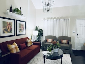 Beautiful living room to relax and unwind in Pearlitah