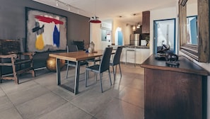 10.Dining table
