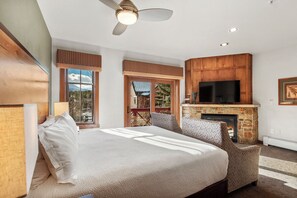 Studio - Hyatt Main Street Station