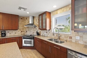 The full kitchen.