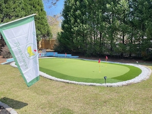 Awesome putting green