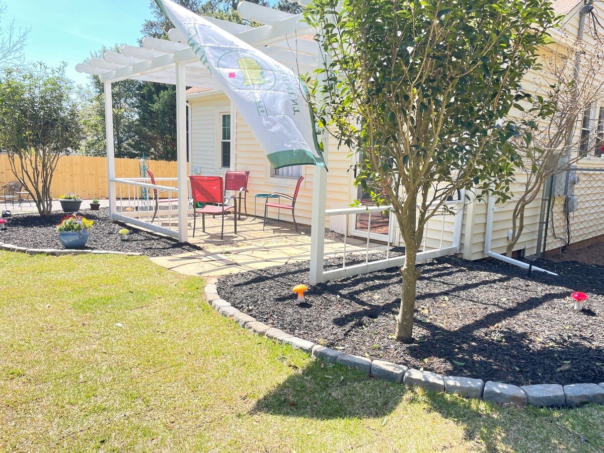 Two Homes Next Door – Lots of Entertainment