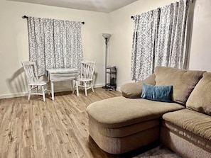 Living Room (4)