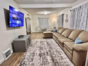 Living Room (3)